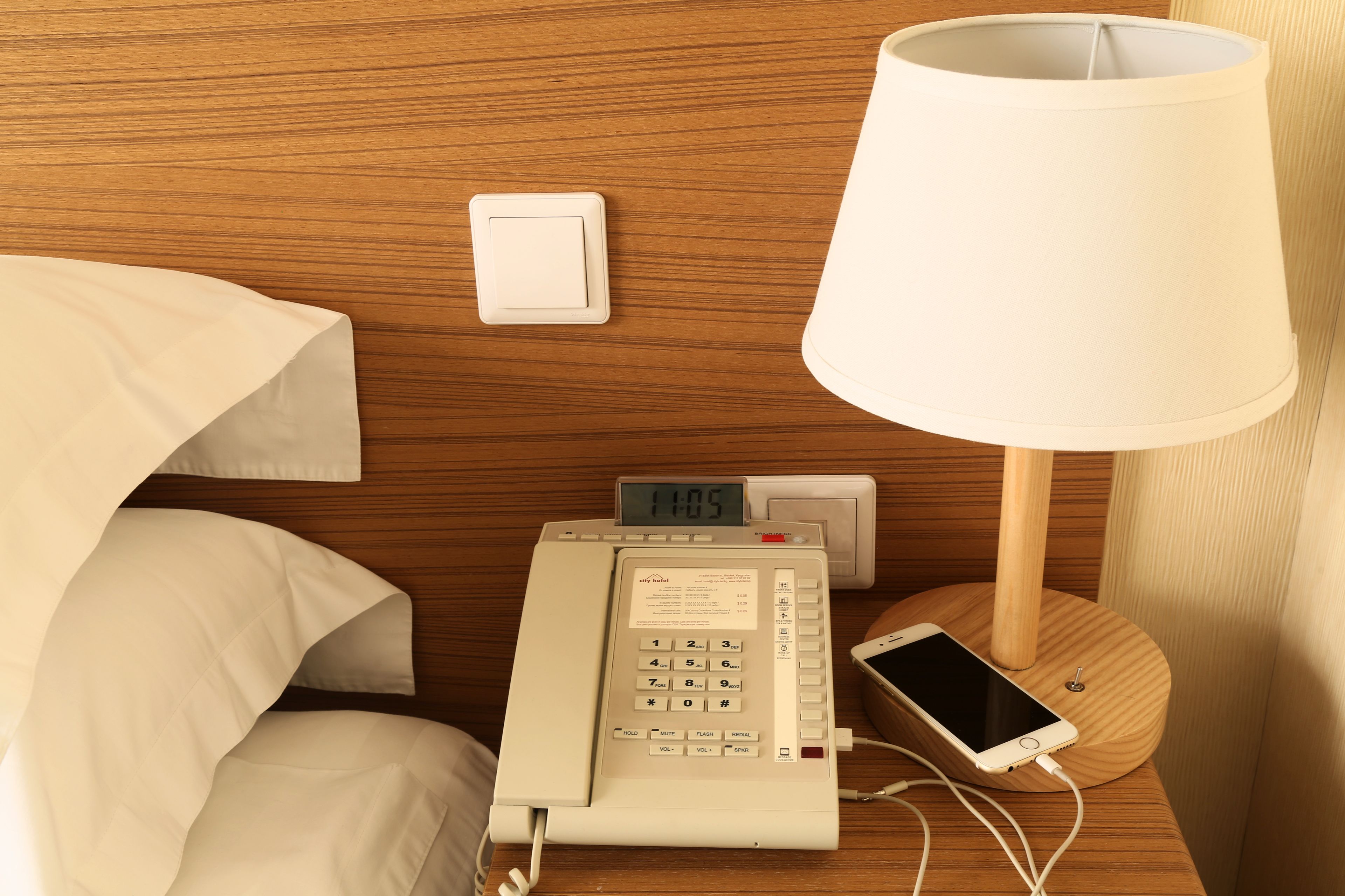 1 bedroom, premium bedding, memory-foam beds, minibar