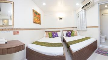 Quadruple Room | Free WiFi, bed sheets, wheelchair access