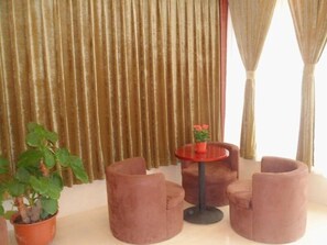 Lobby sitting area - GreenTree Inn Beijing East Yizhuang District Second Kechuang Street Express Hotel (Beijing)