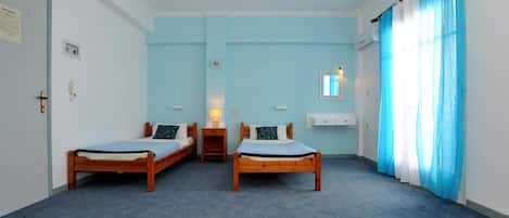 Escritorio, cunas gratuitas y camas plegables/adicionales