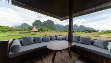 Deluxe Villa | Minibar, coffres-forts dans les chambres, draps fournis