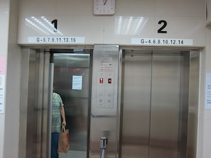 Property entrance - Hao's Inn (Kowloon)