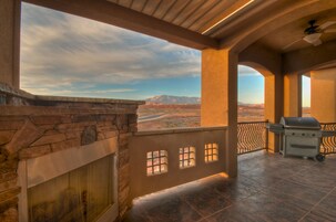 奢华公寓式客房, 3 间卧室, 无烟房, 使用泳池 | 阳台