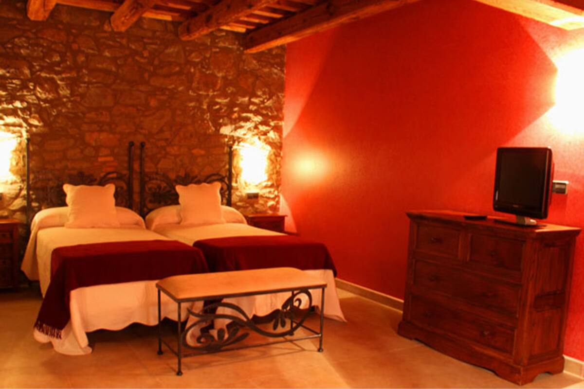 Double Room | Cribs (surcharge), WiFi (free)