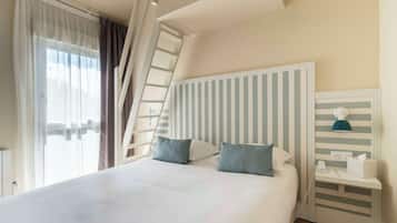 Roupas de cama premium, escrivaninha, berços grátis, Wi-Fi de cortesia