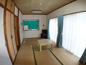 Japanese Room (15m sq.) | Down comforters, soundproofing, free WiFi, bed sheets