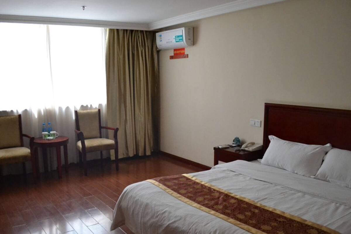 In-room safe, blackout drapes, iron/ironing board, free WiFi