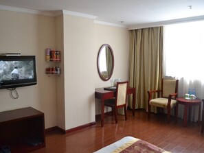 In-room safe, blackout curtains, iron/ironing board, free WiFi - Greentree Inn Chuzhou Tianchang Road Express Hotel (Chuzhou)