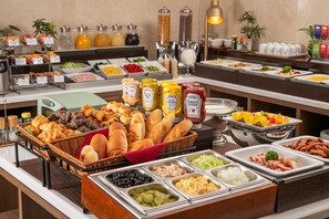 Daily buffet breakfast (JPY 1600 per person) - Hotel MyStays Maihama (Urayasu)