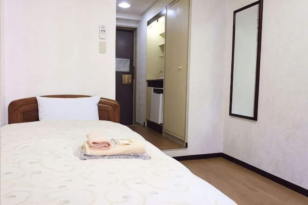 Iron/ironing board, free WiFi