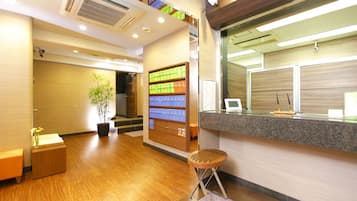 Quầy tiếp tân