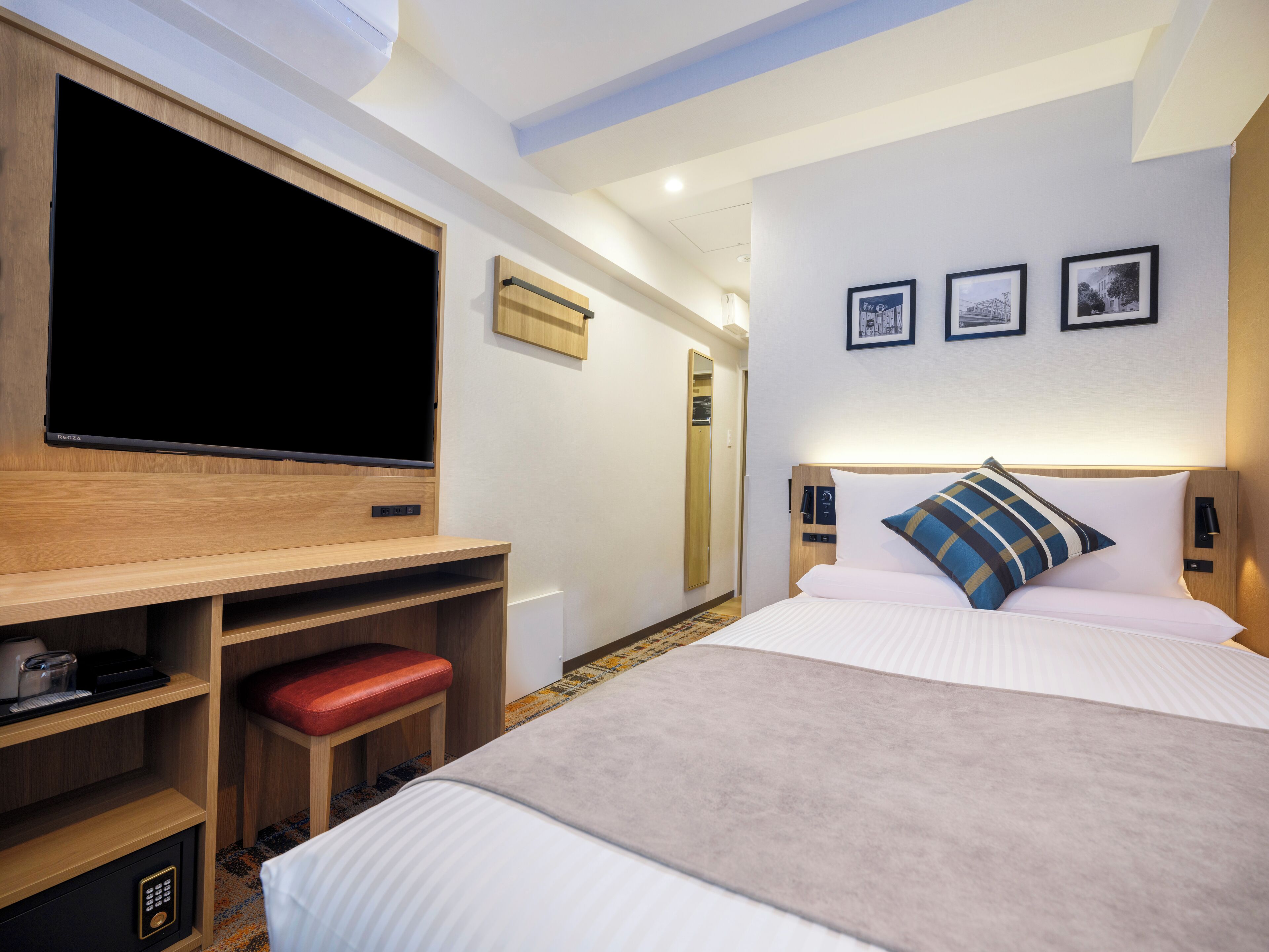 Standard Double Room, Non Smoking (Semi Double: Bed width 120 cm)