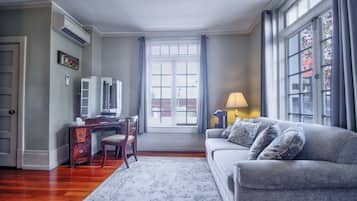 Suite, 1 King Bed with Sofa Bed (W/ Clawfoot Bathtub) | Living area