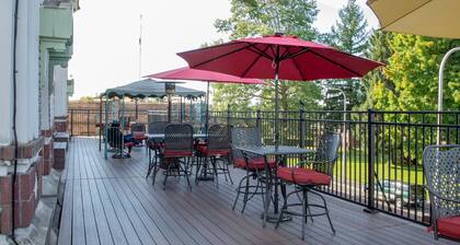 Centralia Square Grand Ballroom and Vintage Hotel