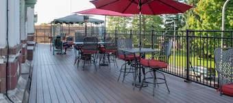 Centralia Square Grand Ballroom and Vintage Hotel