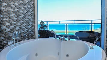 Jetted tub