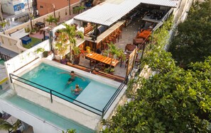 Outdoor pool - Che Playa Hostel & Bar (Playa del Carmen)