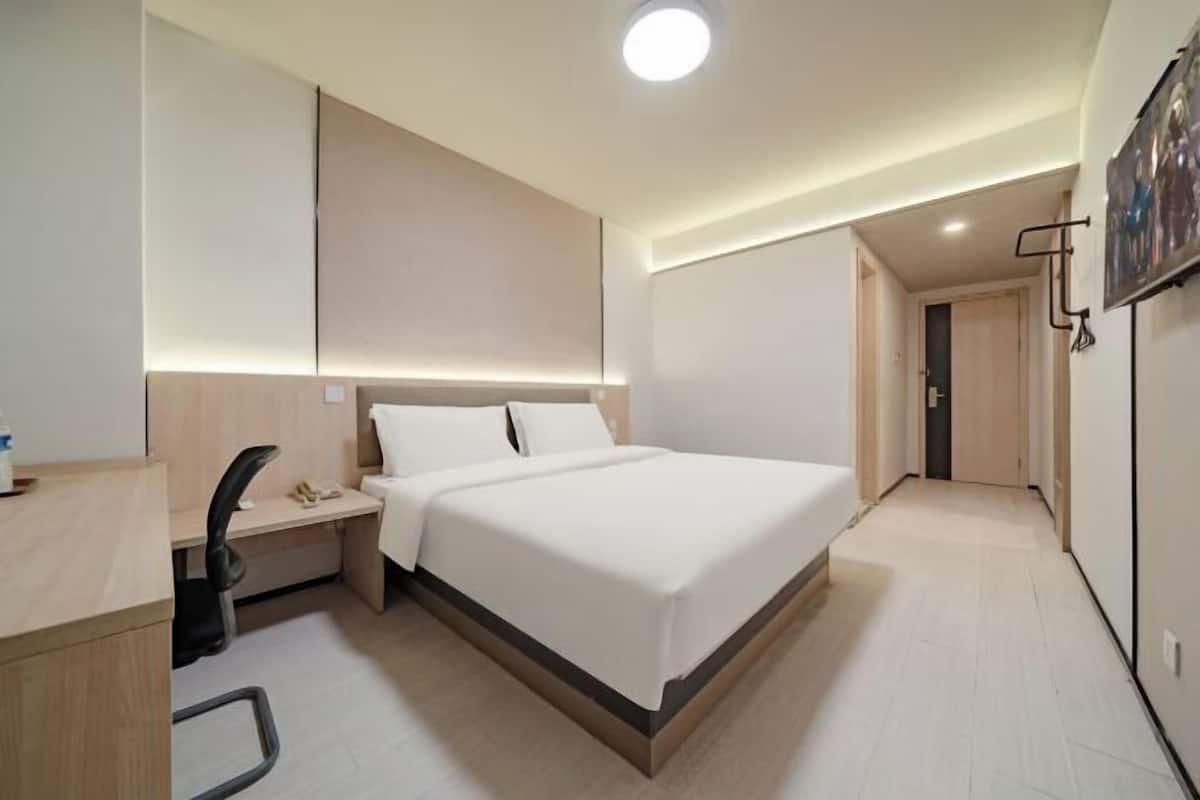 WiFi, bed sheets