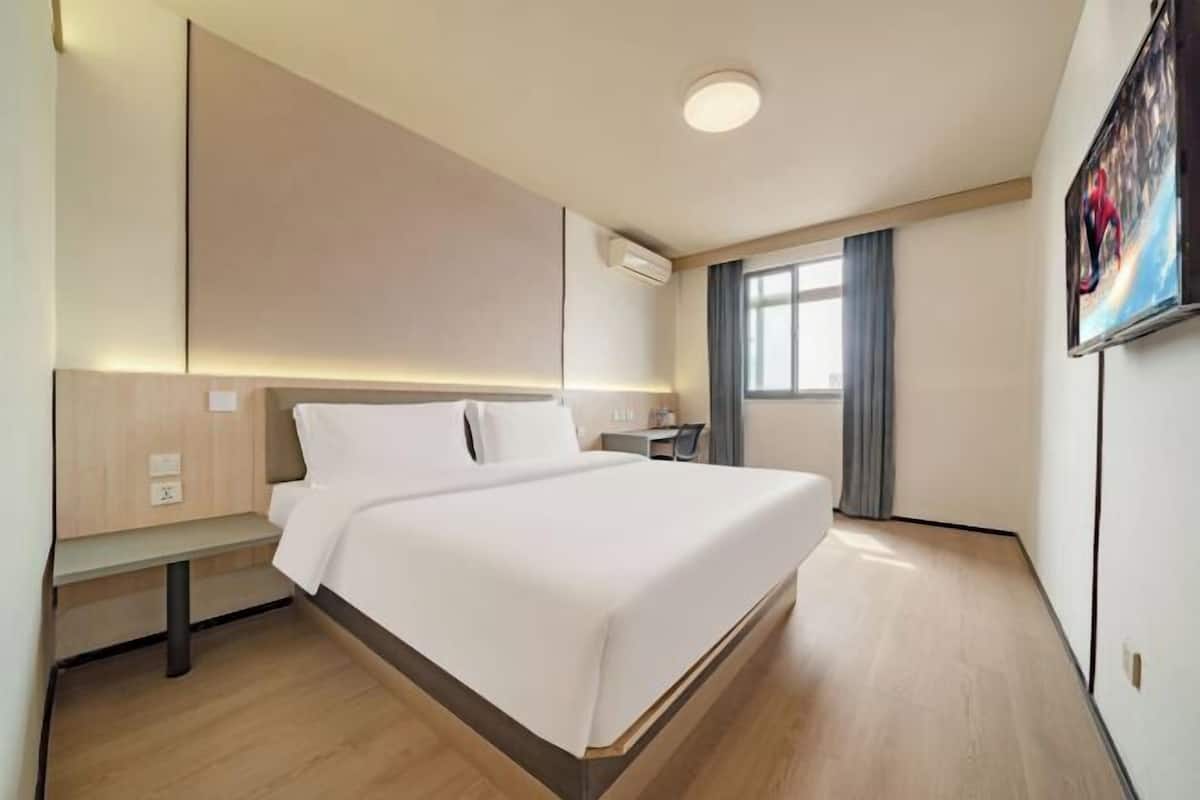 WiFi, bed sheets