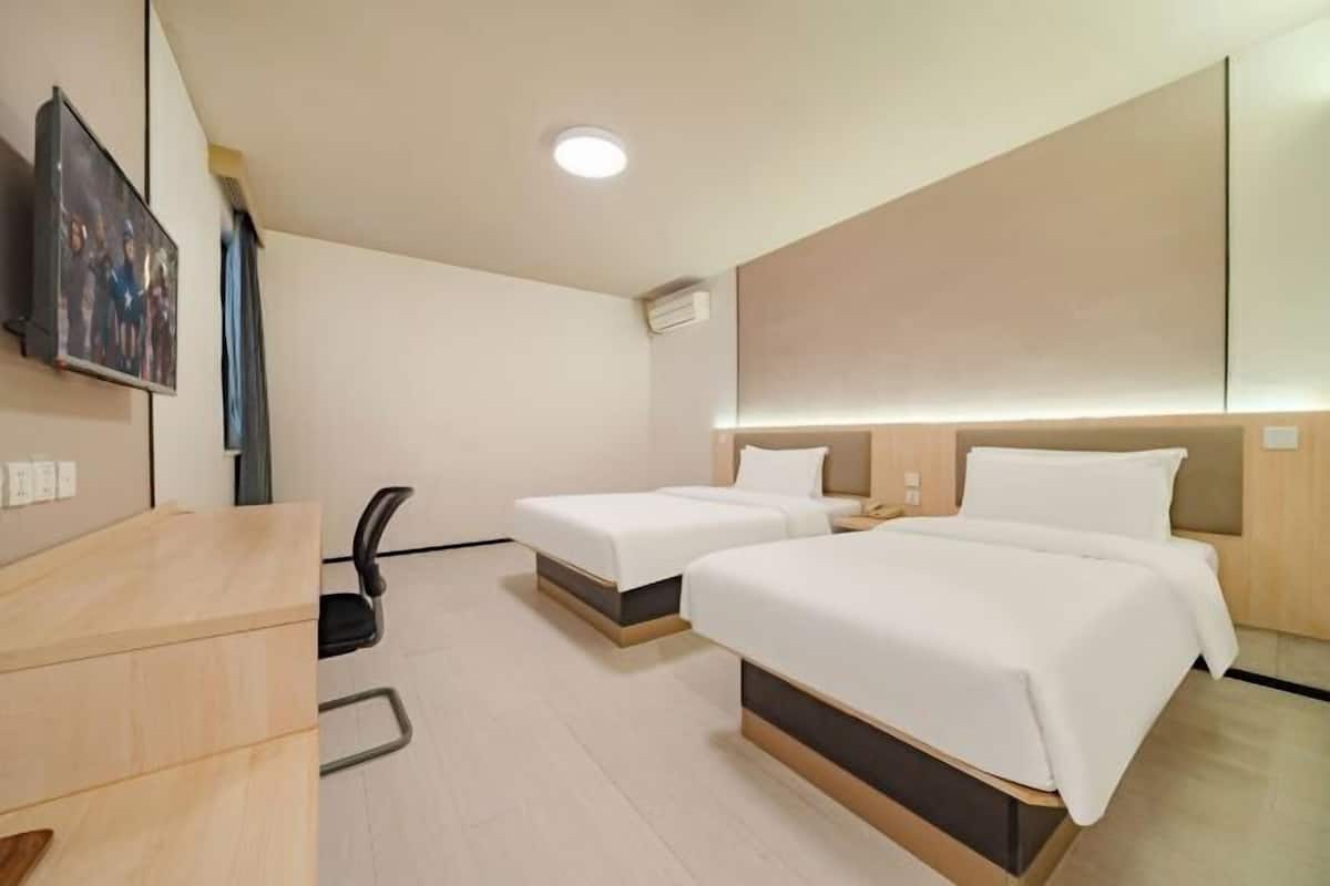 WiFi, bed sheets