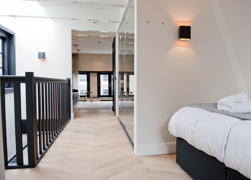 HOTEL IX AMSTERDAM by null