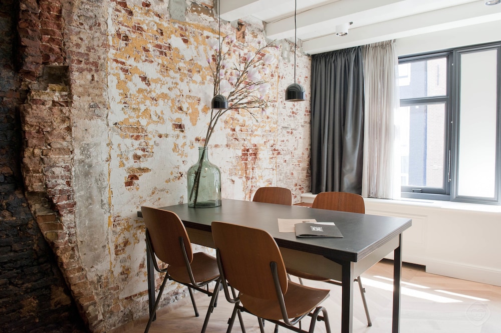HOTEL IX AMSTERDAM by null