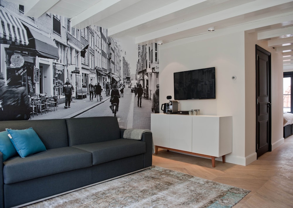 HOTEL IX AMSTERDAM by null