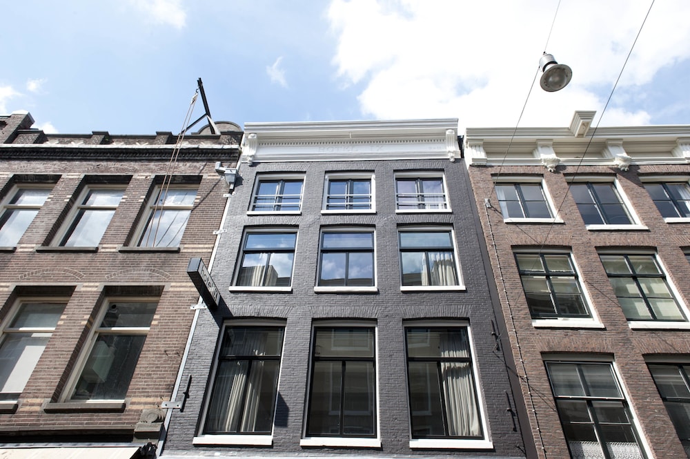 HOTEL IX AMSTERDAM by null