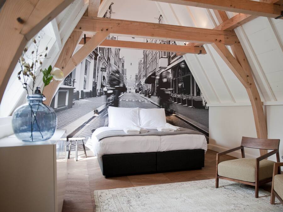 Individually decorated, individually furnished, free WiFi