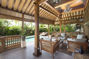 Villa, 2 Schlafzimmer, eigener Pool | Wohnbereich