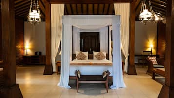 Deluxe, 1 bedroom Joglo Deluxe shared pool | In-room safe, individually decorated, individually furnished, desk