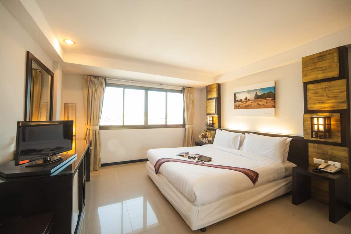 Minibar, két bảo mật tại phòng, bàn