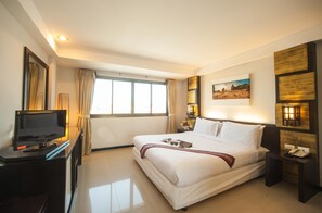 Minibar, in-room safe, desk, free WiFi - Crystal Inn Phuket (Phuket)