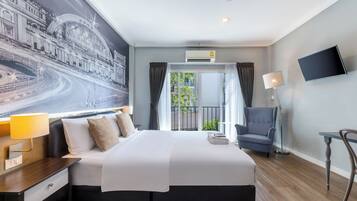 Deluxe Double Room | In-room safe, individually decorated, blackout curtains, soundproofing