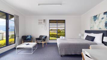 Standard Cabin, 1 Queen Bed