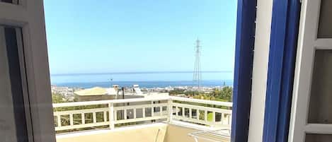 Coffres-forts dans les chambres, bureau, draps fournis