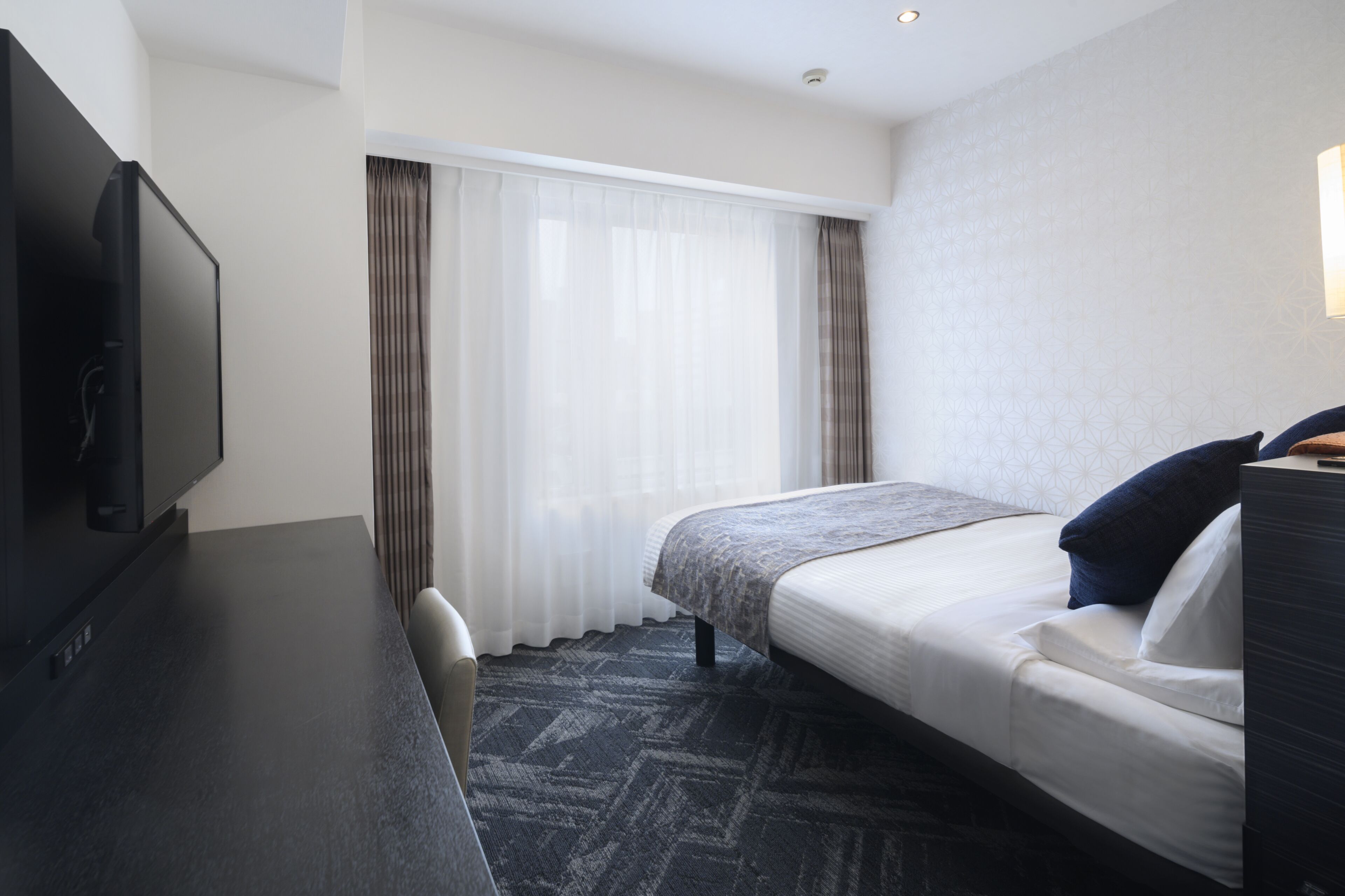 in-room safe, desk, free wifi, bed sheets