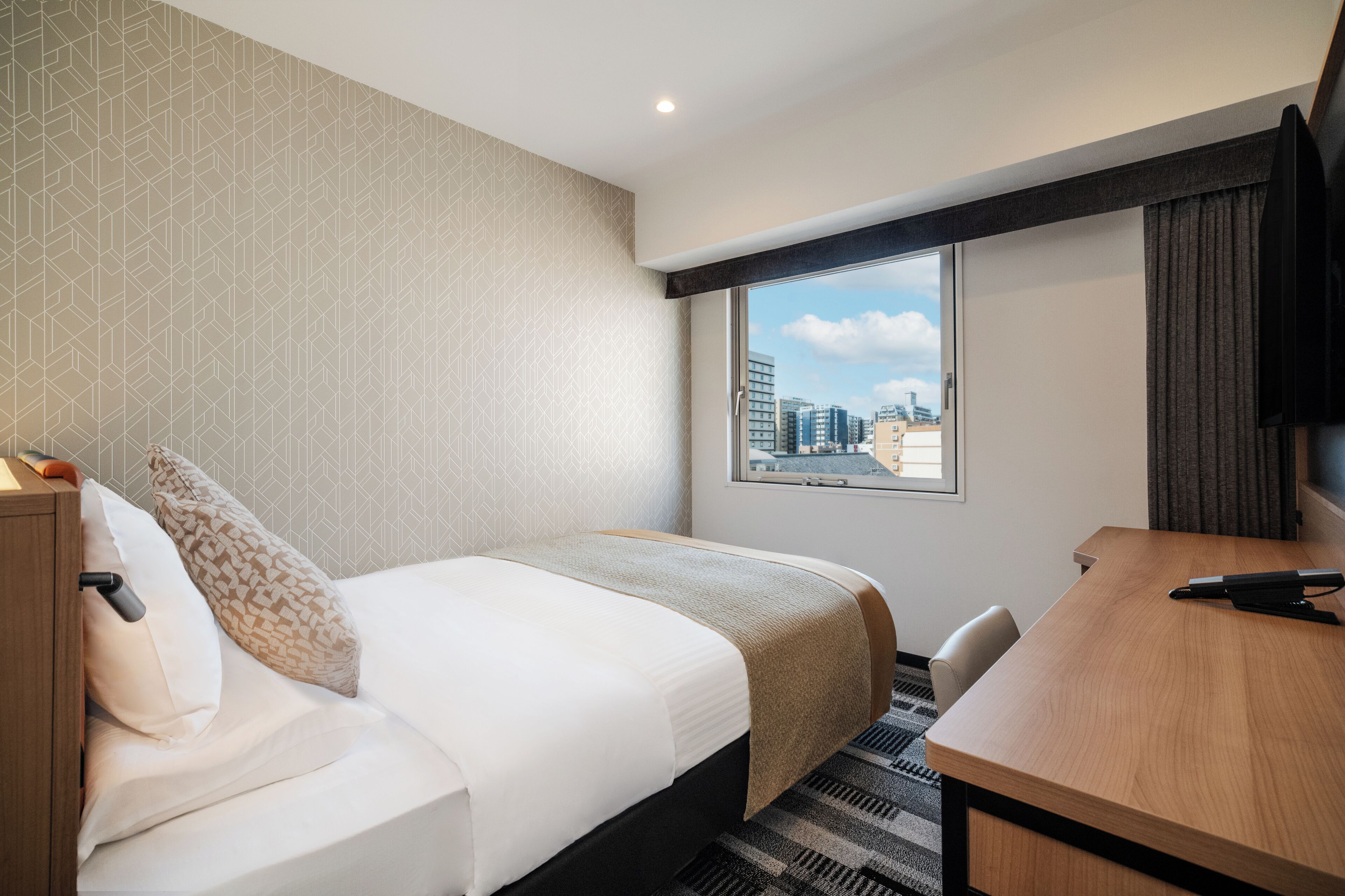 In-room safe, desk, free WiFi, bed sheets