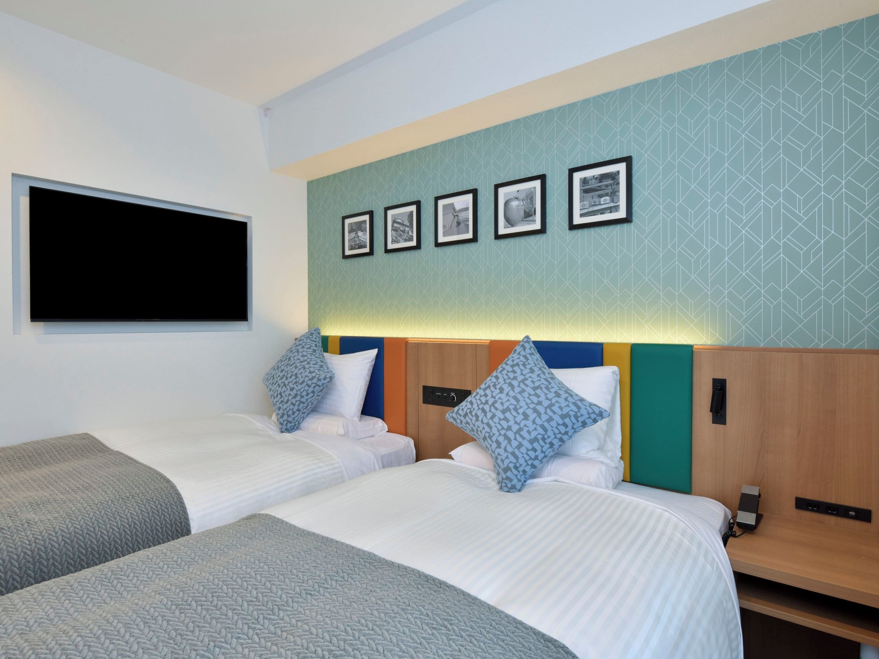 comfort twin (non-smoking) | in-room safe, desk, free wifi, bed sheets