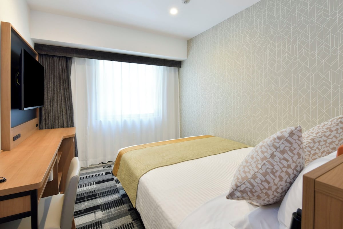 Superior Double (Non-smoking) | In-room safe, desk, free WiFi, bed sheets