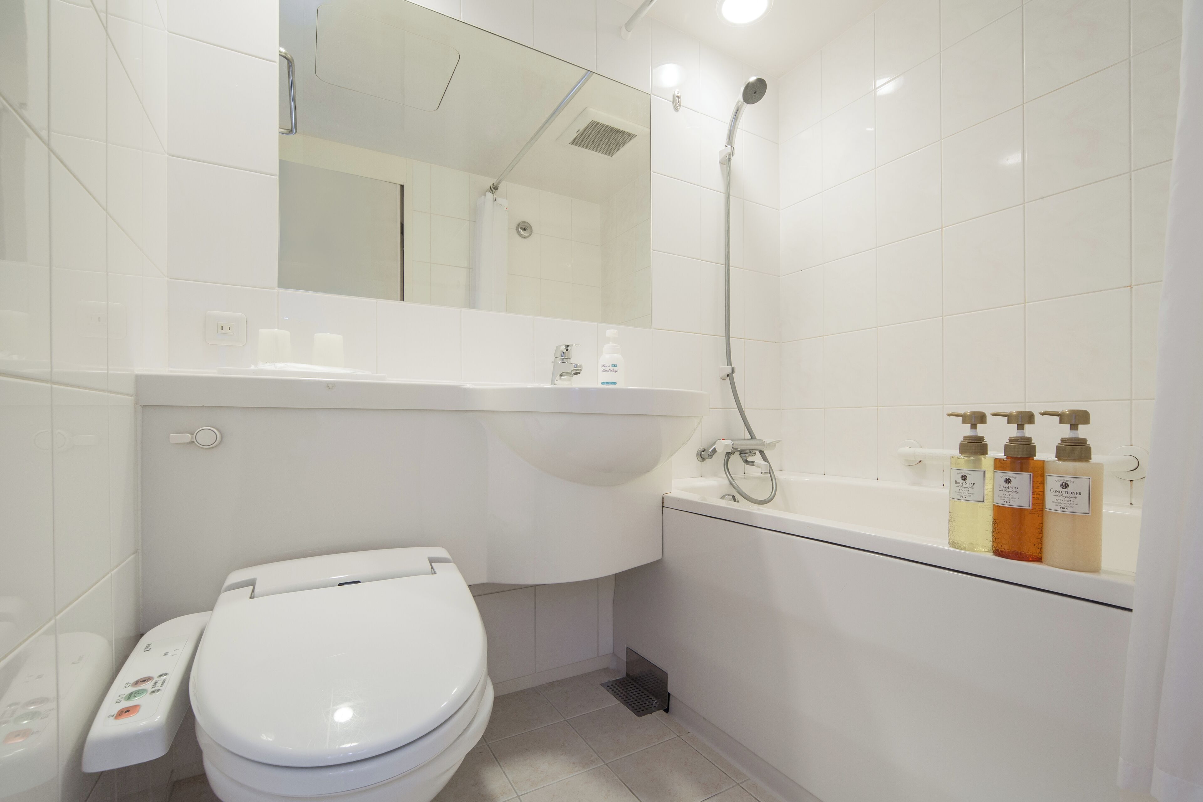 in-room safe, desk, free wifi, bed sheets