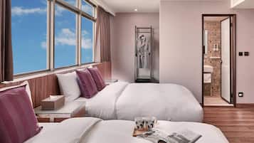 Habitación triple Deluxe, balcón | Vista desde la habitación