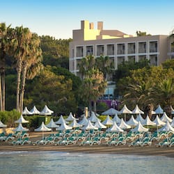 Playa privada, camas de playa gratis, sillas reclinables de playa