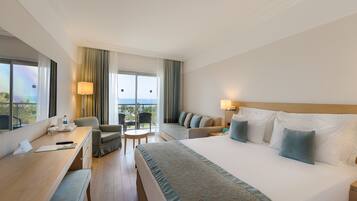 Deluxe Room, Sea View | Free minibar, in-room safe, free cribs/infant beds, free WiFi