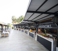 6 restaurants, lunch, dinner served; international cuisine