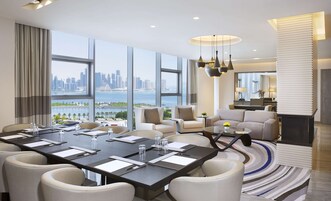 Ropa de cama de alta calidad y minibar