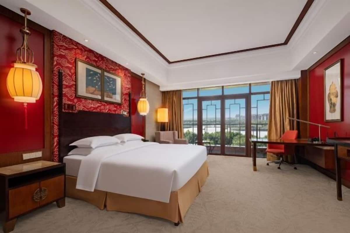 1 bedroom, premium bedding, down duvets, memory-foam beds