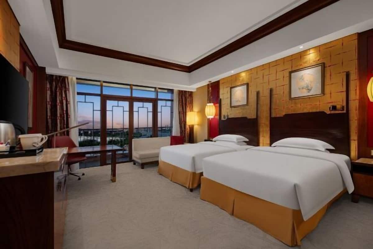 1 bedroom, premium bedding, down duvets, memory-foam beds