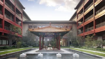 Pemandangan halaman dalam