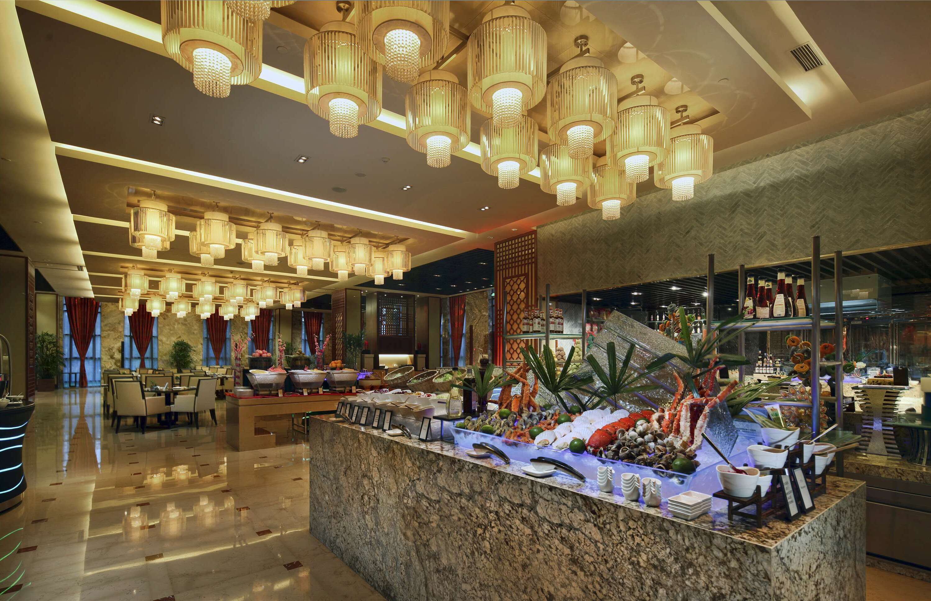 3 restaurants, breakfast, lunch, dinner served; japanese cuisine